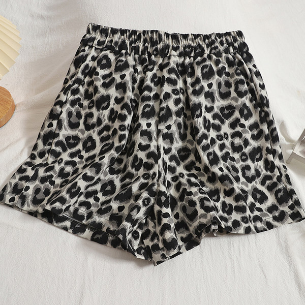 Ženske kratke hlače sa životinjskim uzorkom i elastičnim strukom