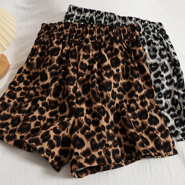 Ženske kratke hlače sa životinjskim uzorkom i elastičnim strukom