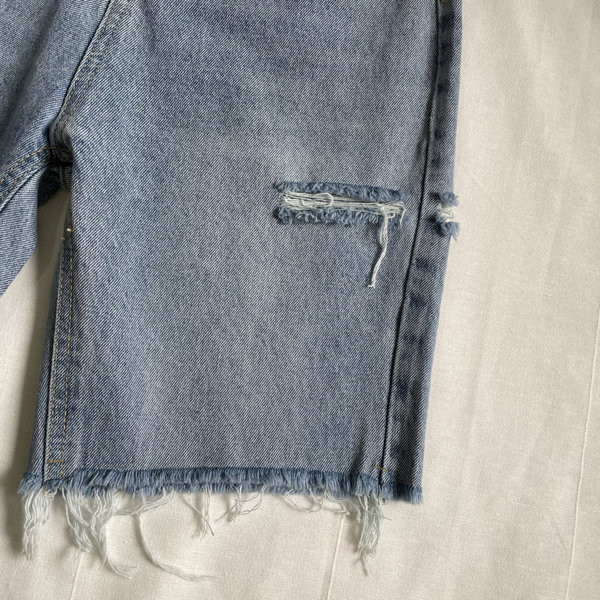 Casual τζιν με σκισμένο μοτίβο