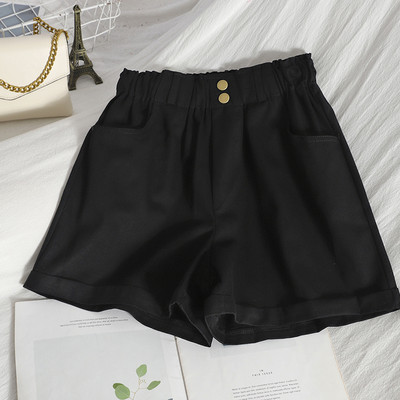 Jauns sieviešu šortu modelis no plāna džersija