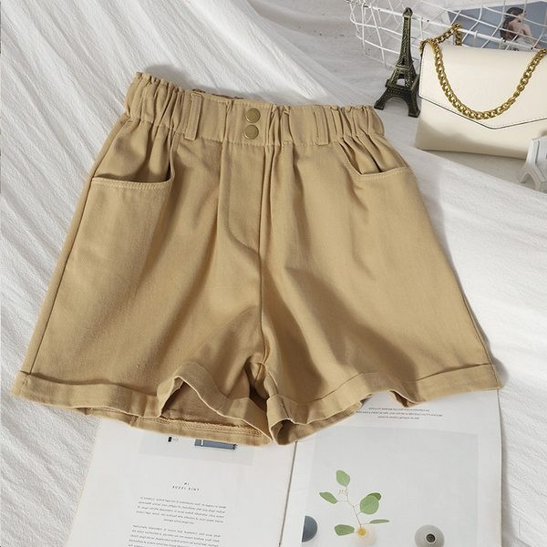 Jauns sieviešu šortu modelis no plāna džersija