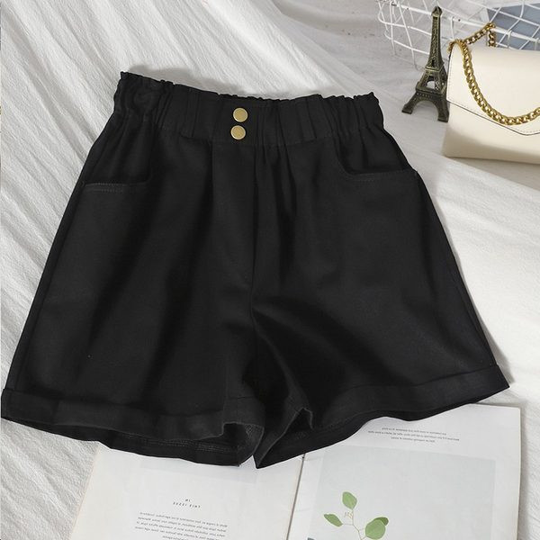 Jauns sieviešu šortu modelis no plāna džersija