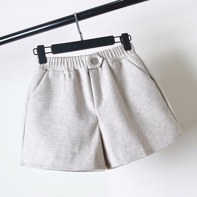 Stilīgi sieviešu šorti ar augstu vidukli un kabatām