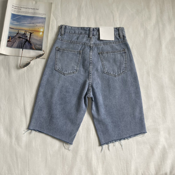 Sieviešu džinsi ar izšuvumu un 3/4 garumu