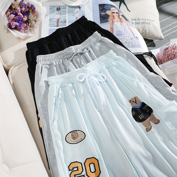 Ежедневни дамски панталони 3/4 дължина с апликация