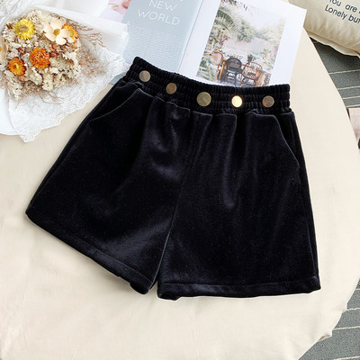 Pantaloni scurți eleganti de damă, cu nasturi și buzunare