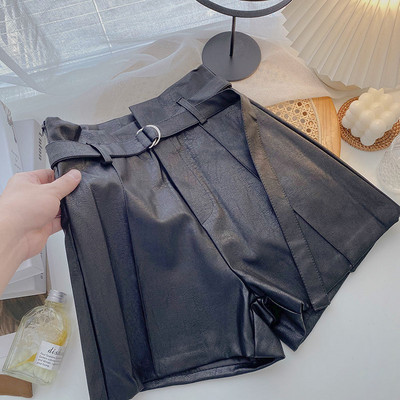 Μοντέρνο σορτς φαρδύ μοντέλο με ζώνη