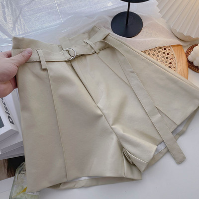 Μοντέρνο σορτς φαρδύ μοντέλο με ζώνη