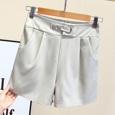 Sieviešu ikdienas šorti ar pogām un kabatām