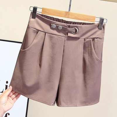 Sieviešu ikdienas šorti ar pogām un kabatām