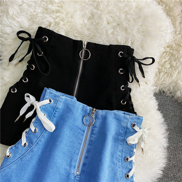 Pantaloni scurți cu cravate și fermoar