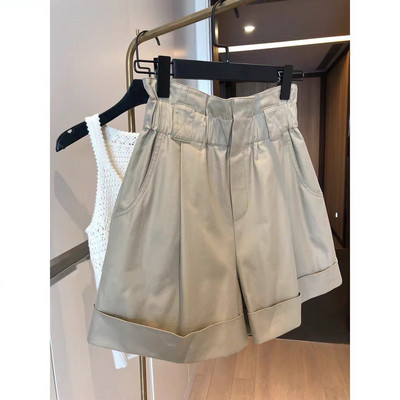 Sieviešu šorti ar augstu vidukli un platām kājām