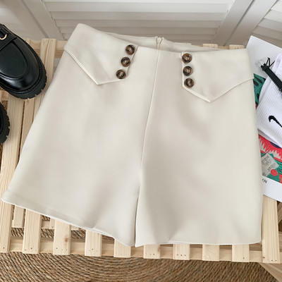 Jauns sieviešu šortu modelis - ar pogām un augstu vidukli