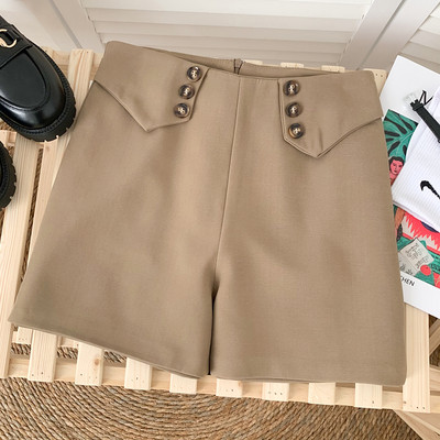 Jauns sieviešu šortu modelis - ar pogām un augstu vidukli