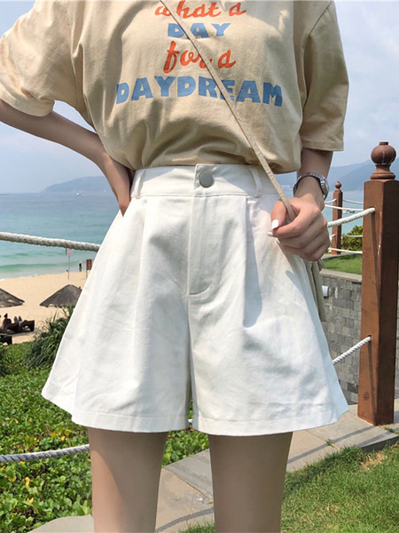 Pantaloni scurti moderni de dama cu model lat cu talie inalta