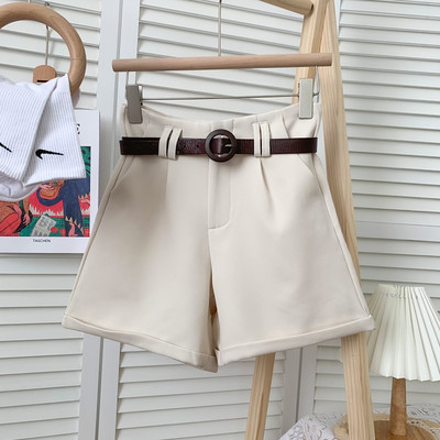 Pantaloni scurți de vară de damă cu curea și buzunare