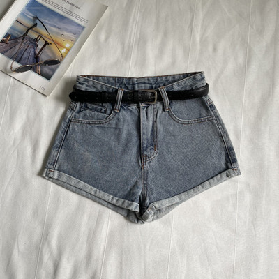 Jauns īso džinsu modelis ar jostiņu un kabatām