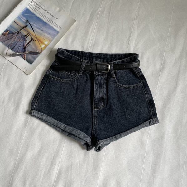 Jauns īso džinsu modelis ar jostiņu un kabatām