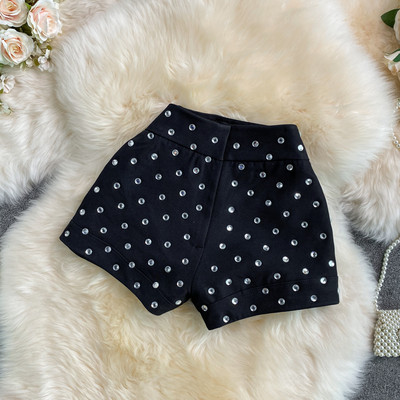 Sieviešu šorti ar akmeņiem un augstu vidukli