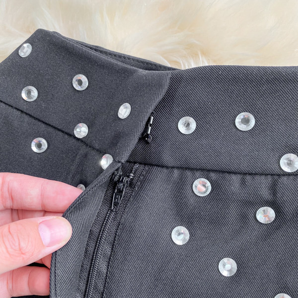 Sieviešu šorti ar akmeņiem un augstu vidukli