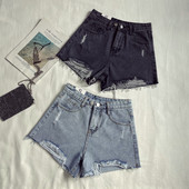 Blugi scurți actuali cu talie înaltă și motive rupte