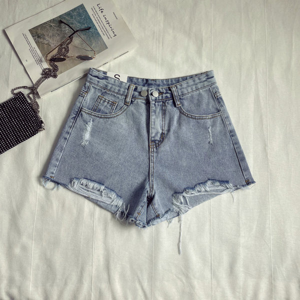 Blugi scurți actuali cu talie înaltă și motive rupte