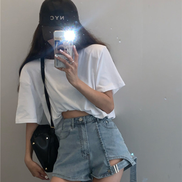 Pantaloni scurti eleganti de dama cu talie inalta