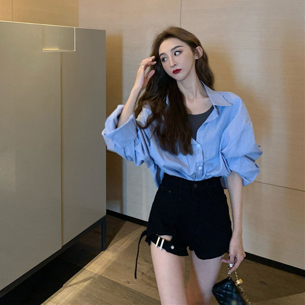 Pantaloni scurti eleganti de dama cu talie inalta