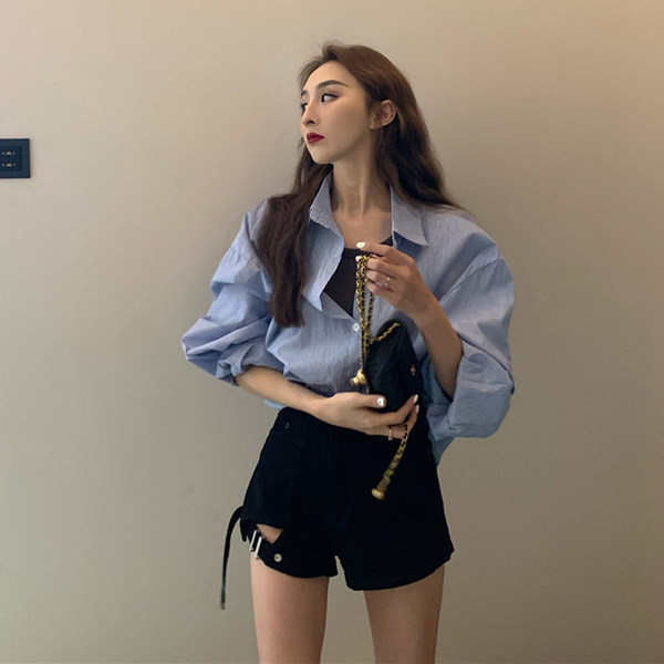 Pantaloni scurti eleganti de dama cu talie inalta