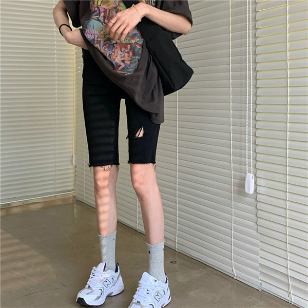 Pantaloni de dama 3/4 lungime cu talie inalta si motive rupte