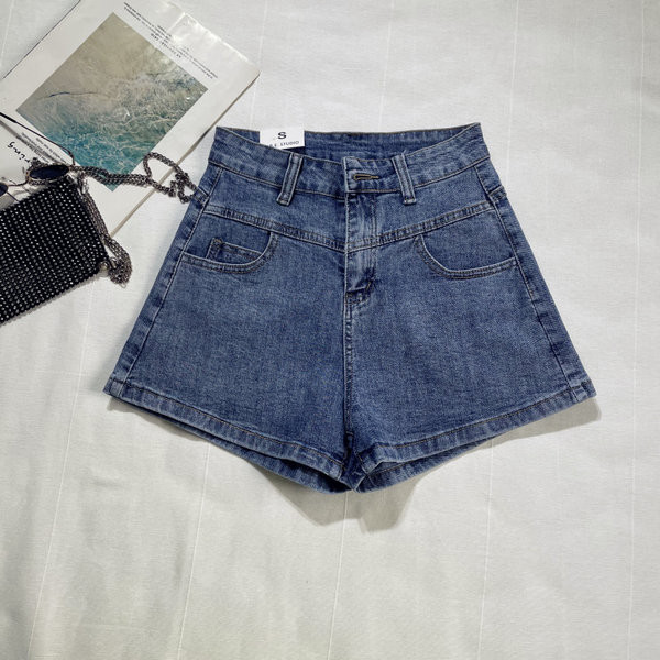 Ikdienas īsie džinsi - plats modelis ar augstu vidukli