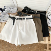Jauna modeļa sieviešu šorti ar kabatām un jostu