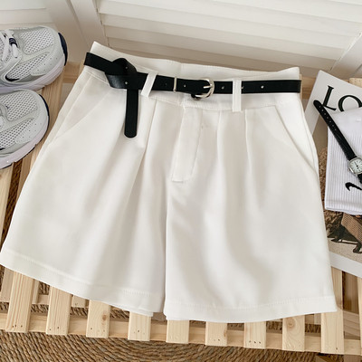 Jauna modeļa sieviešu šorti ar kabatām un jostu