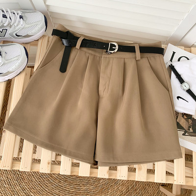 Jauna modeļa sieviešu šorti ar kabatām un jostu