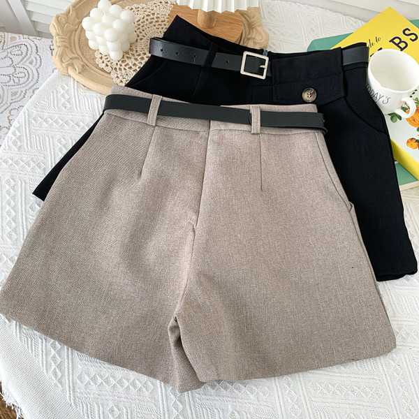 Ikdienas vasaras šorti ar jostu un augstu vidukli