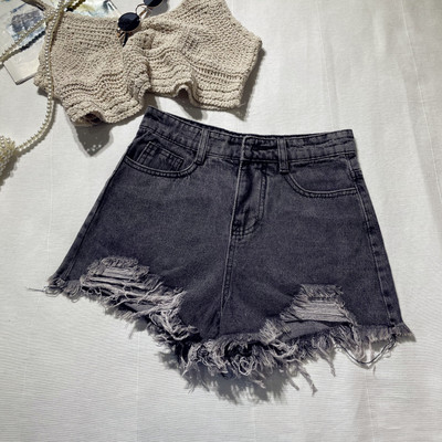 Īsi džinsi ar augstu vidukli ar plēstiem motīviem - vairākās krāsās