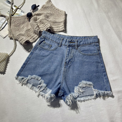 Īsi džinsi ar augstu vidukli ar plēstiem motīviem - vairākās krāsās