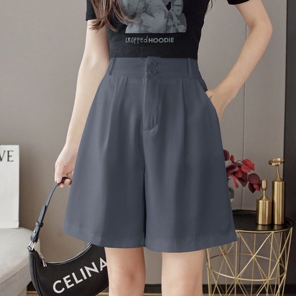 Pantaloni scurți cu talie înaltă și picioare largi pentru femei