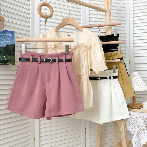 Jauna modeļa vasaras šorti ar jostiņu