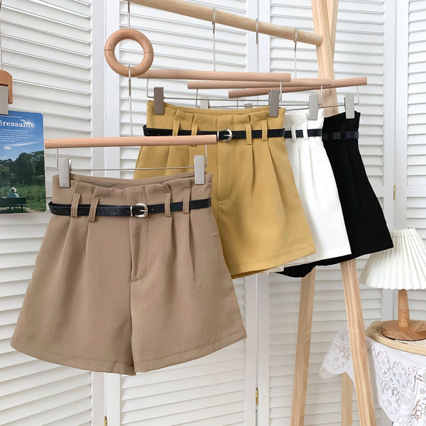 Jauna modeļa vasaras šorti ar jostiņu