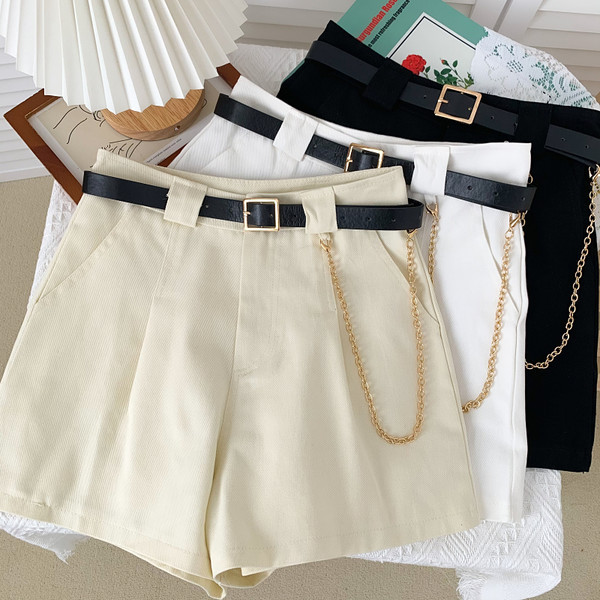 Vasarīgi sieviešu šorti ar kabatām un jostiņu vairākās krāsās