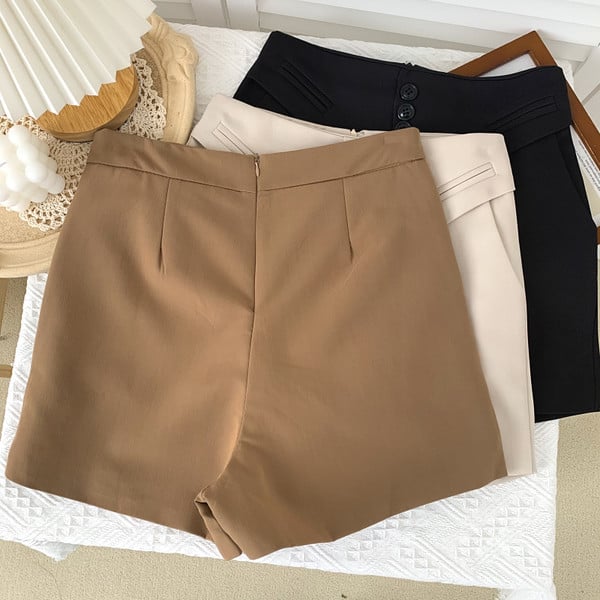 Pantaloni scurți casual cu nasturi și talie înaltă