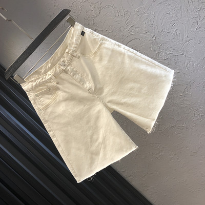 Sieviešu džinsi ar kabatām un augstu vidukli