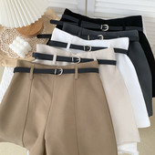 Modes sieviešu šorti ar augstu vidukli un jostu