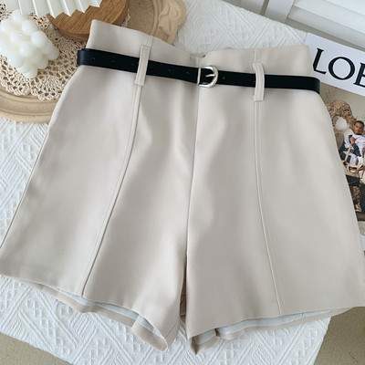 Modes sieviešu šorti ar augstu vidukli un jostu