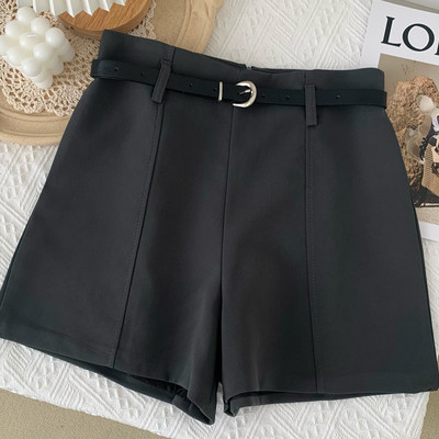 Modes sieviešu šorti ar augstu vidukli un jostu