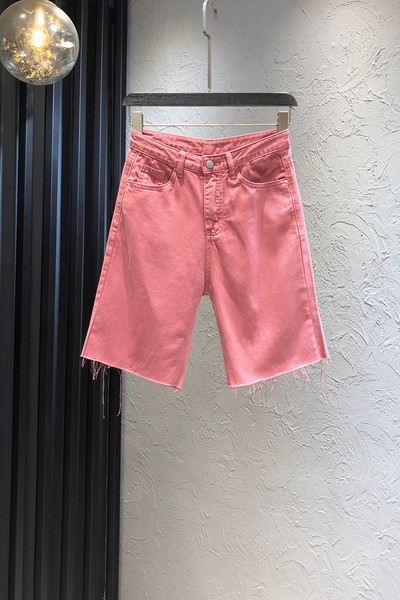 Jauns džinsu vasaras bikšu modelis ar kabatām un augstu vidukli