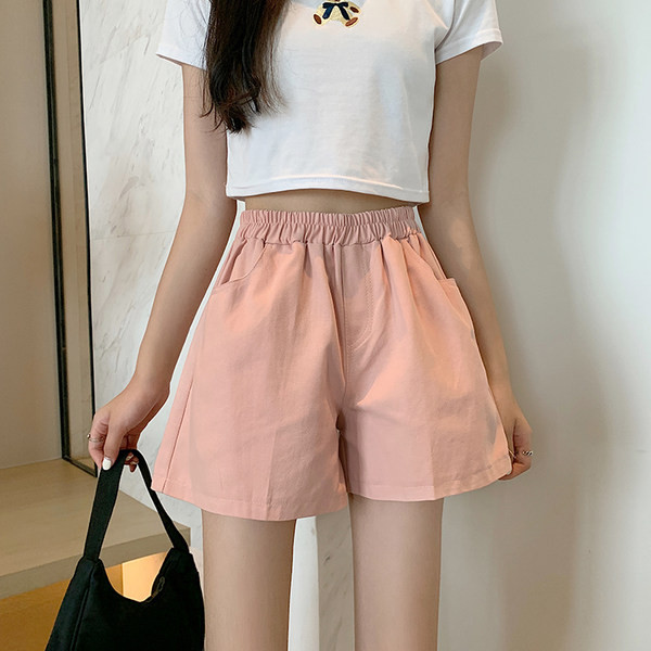 Pantaloni scurți de damă cu talie înaltă și buzunare