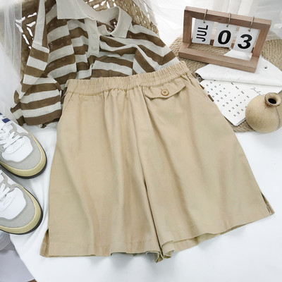 Široki model kratkih hlača s elastičnim strukom