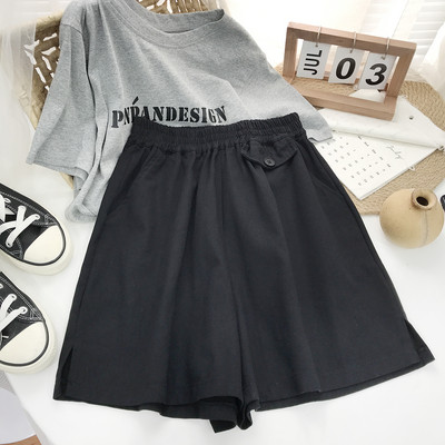 Široki model kratkih hlača s elastičnim strukom